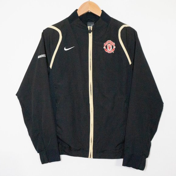 Nike Other - ⭐️3/$40⭐️Manchester United Nike Black & Gold Lightweight Jacket - S